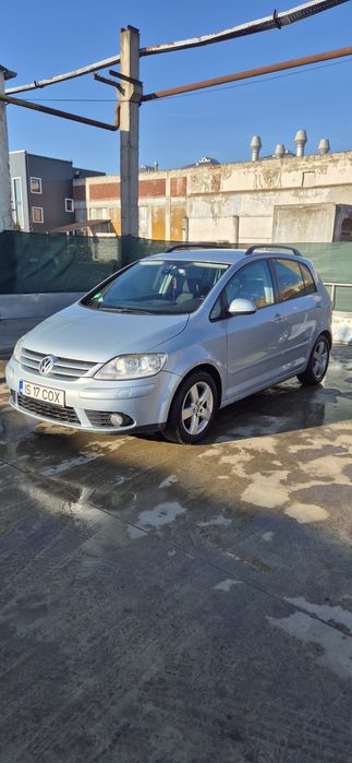 Vând Golf 5 Plus