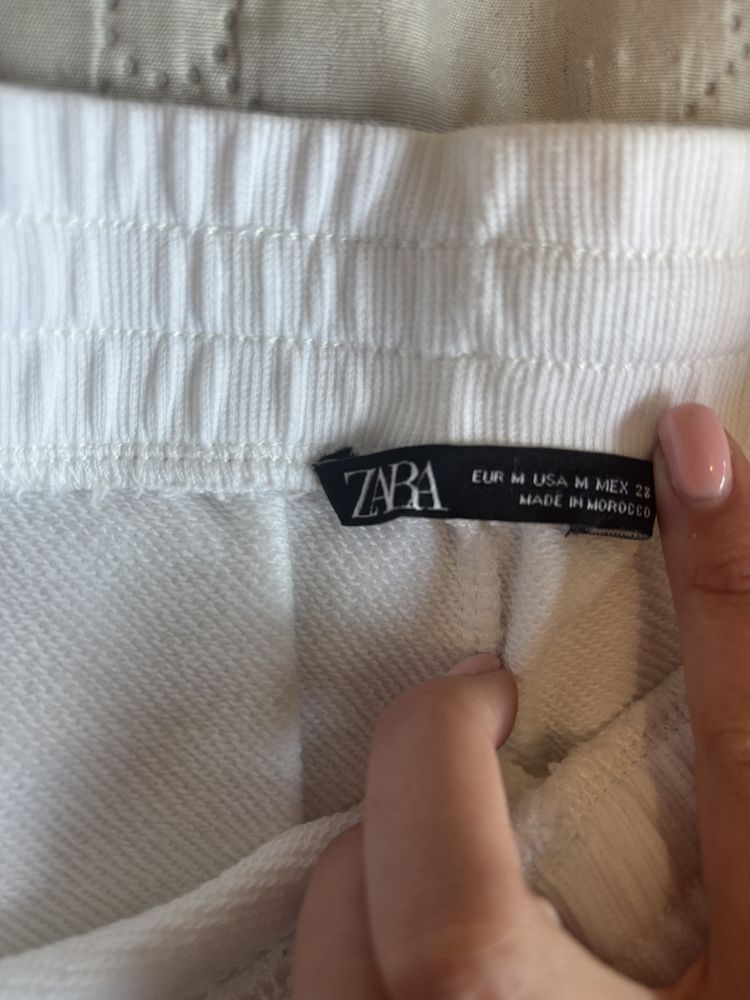 Екип на Zara