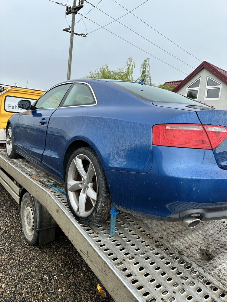 Dezmembrez audi a4 b8 din 2009