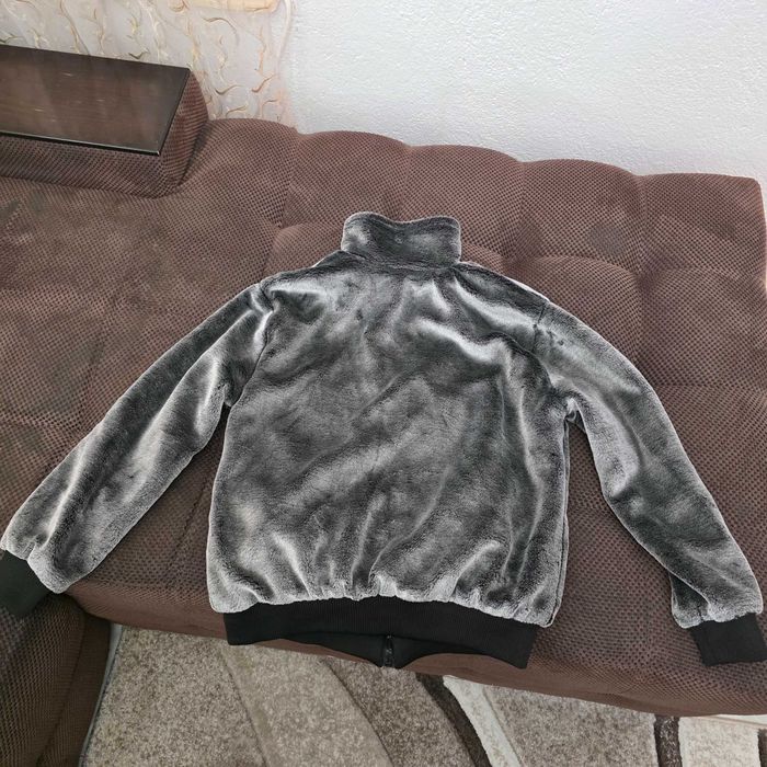 Яке MONCLER esen zima