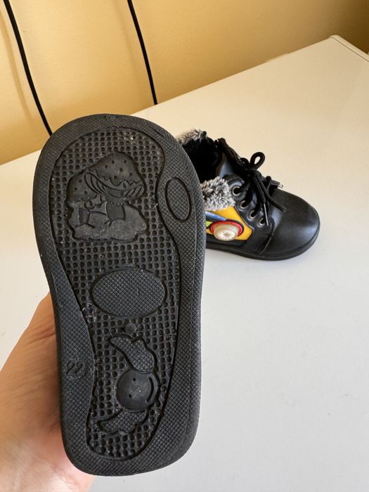 Продается зимний обувь