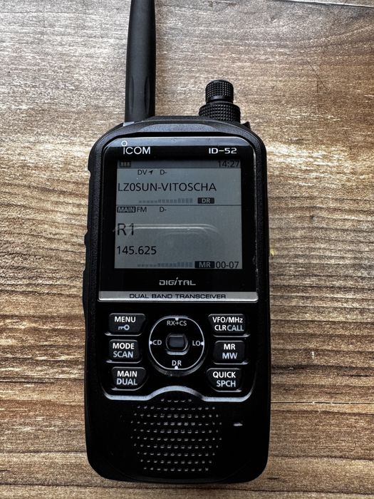 Цифрова радиостанция ICOM ID52
