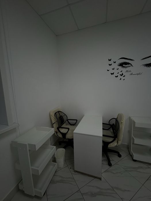 Продам СТОЛ для маникюра С КРЕСЛОМ