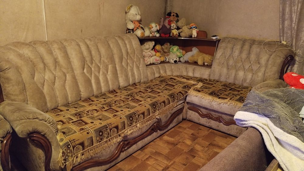 Продам диван из искусственной кожи