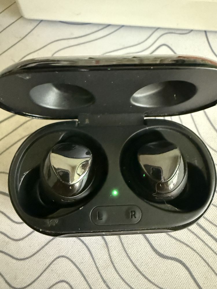 беспроводные наушники samsung galaxy buds+