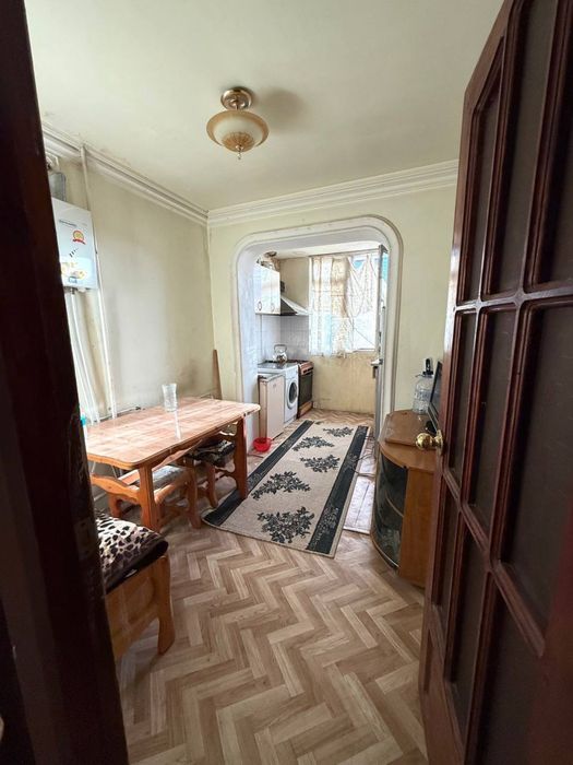 Срочно сотилади 5 хона 4 этаж 4 этажли домда Мархабо Сангизар