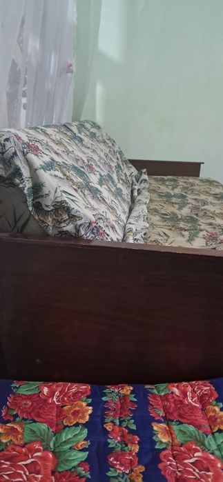 Divan kreslo 2tadan narxi kelishiladi manzil Yangihayot Choshtepa