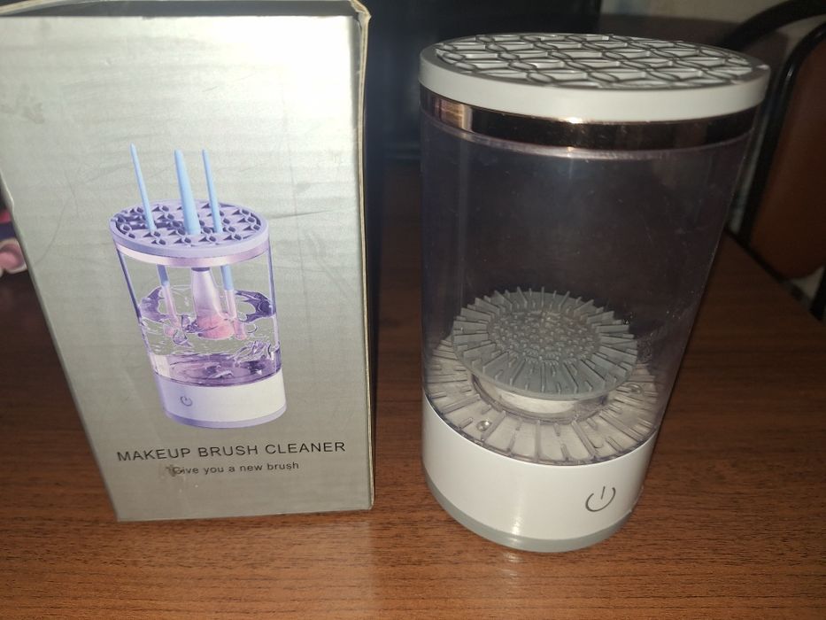 Аппарат для чистки и мытья кисточек