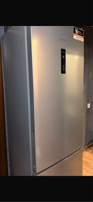 Холодильник indesit