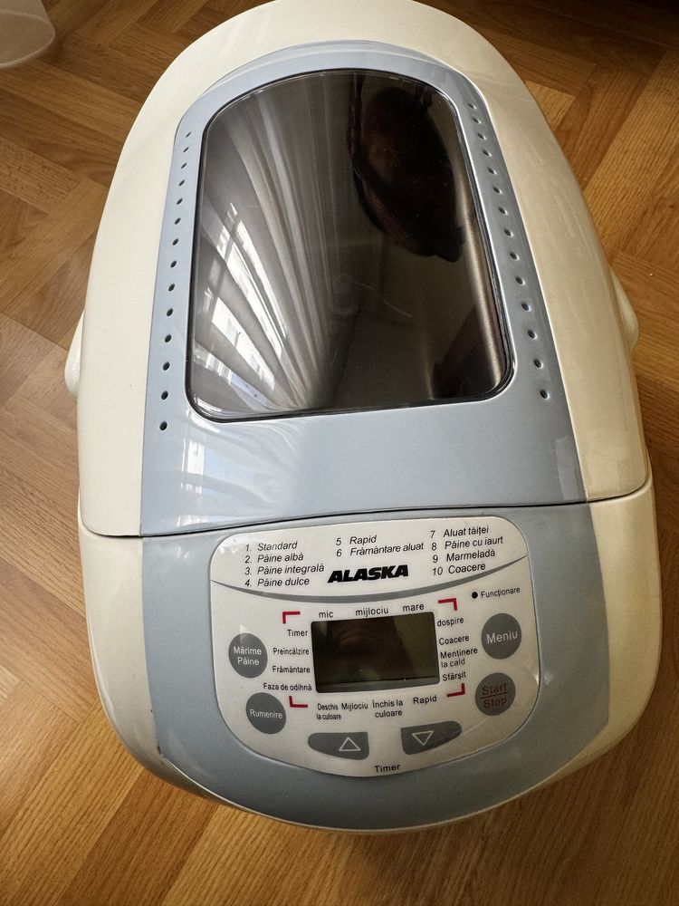 Aparat de facut paine Alaska BM2000