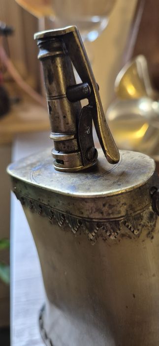 Продавам голяма барутница.