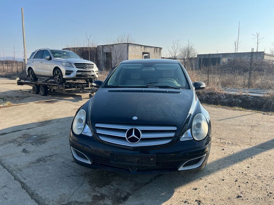 Dezmembrez mercedes r class