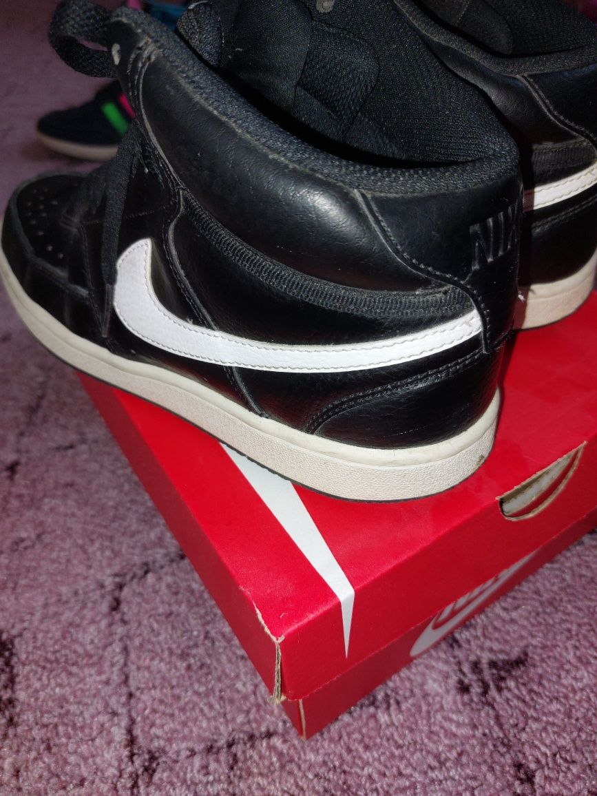 Дамски кецове Nike