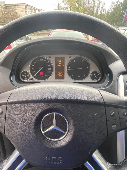 Vând Mercedes Benz clasa B
