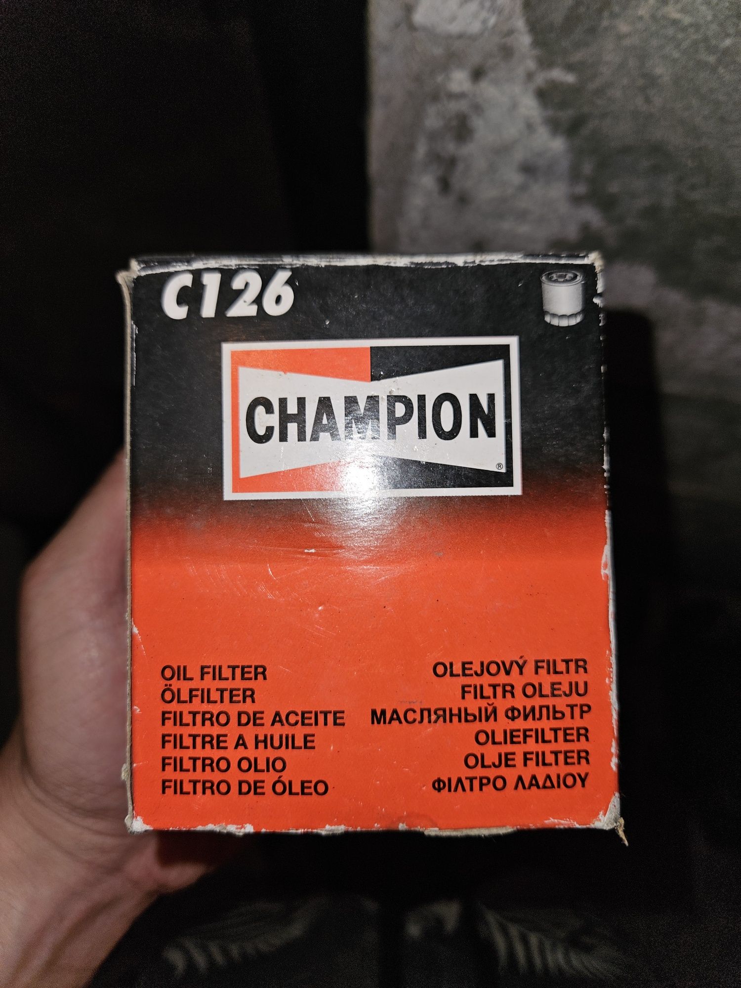 Маслен филтър CHAMPION C126