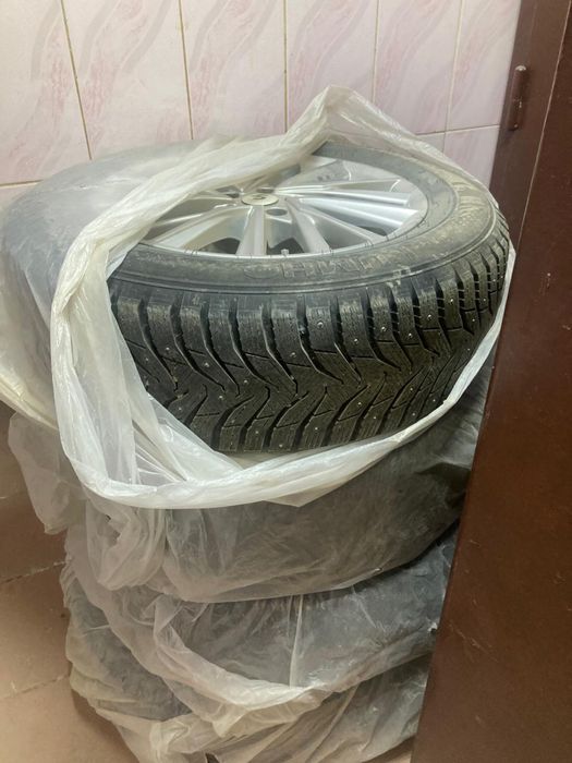 Продам шины зимние шиповые
