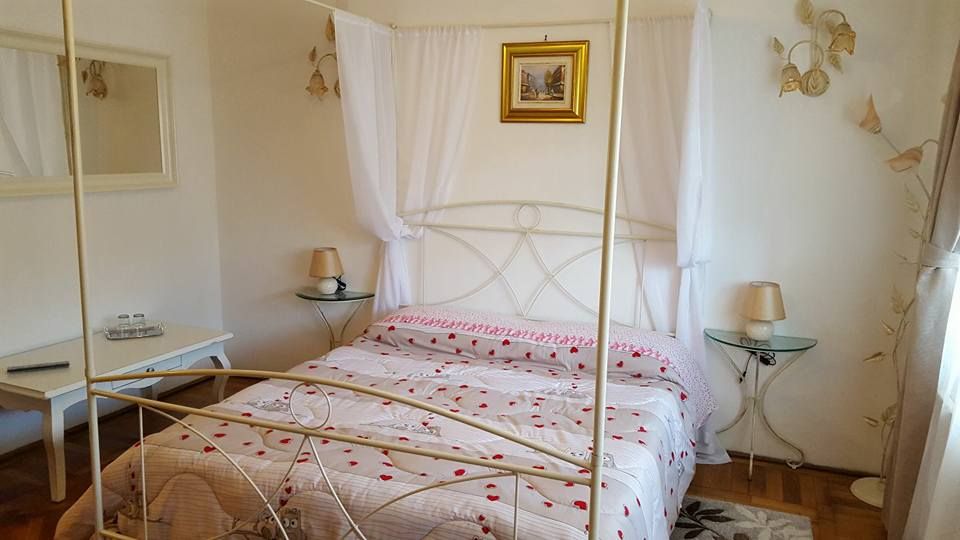 Vila ALIN Inchiriez apartament in vila format din 3 camere si living