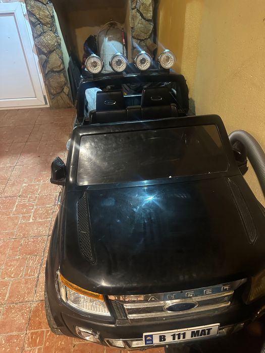 Mașinuță copii electrică
