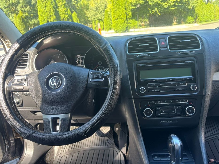 Volkswagen Golf VI