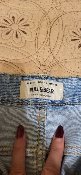 Vând pantaloni Pull &Bear