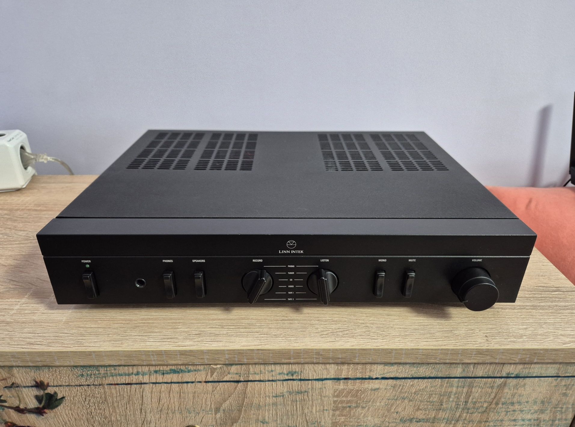 Усилвател Linn Intek