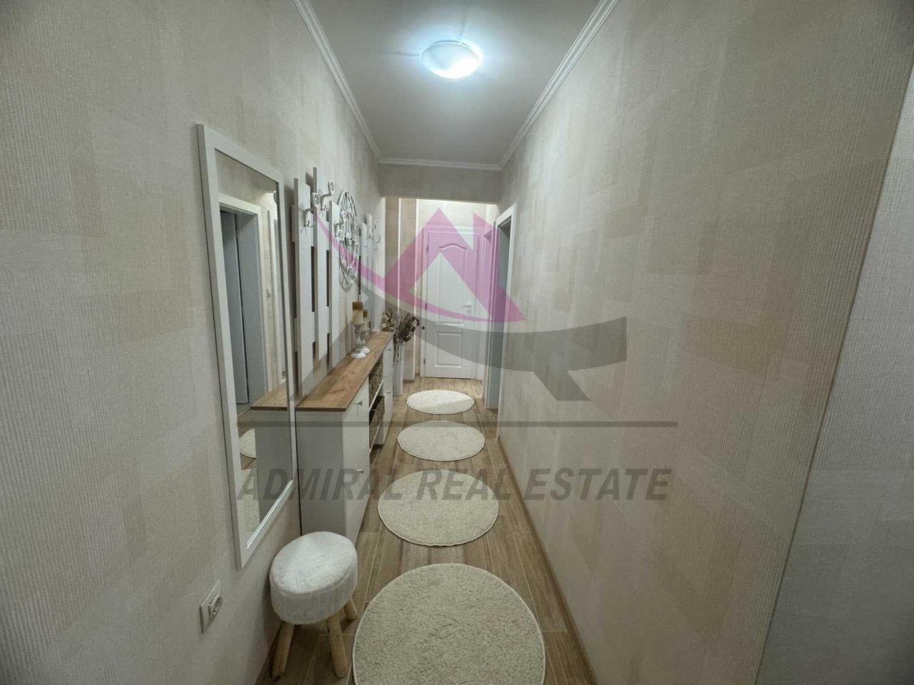 Дава се под наем Тристаен апартамент в Варна, Колхозен пазар - 80 кв.м за 800 € - Снимка #5
