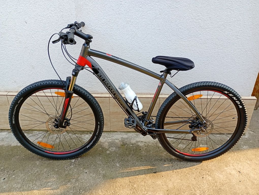 Bicicletă foarte bine întreținută, folosită foarte puțin
