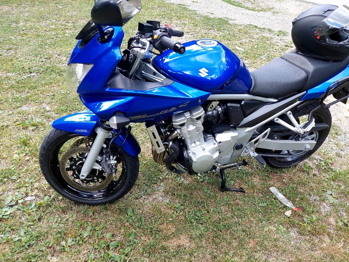 Motocicleta Suzuki