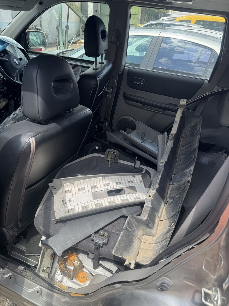 Nissan x trail на части.