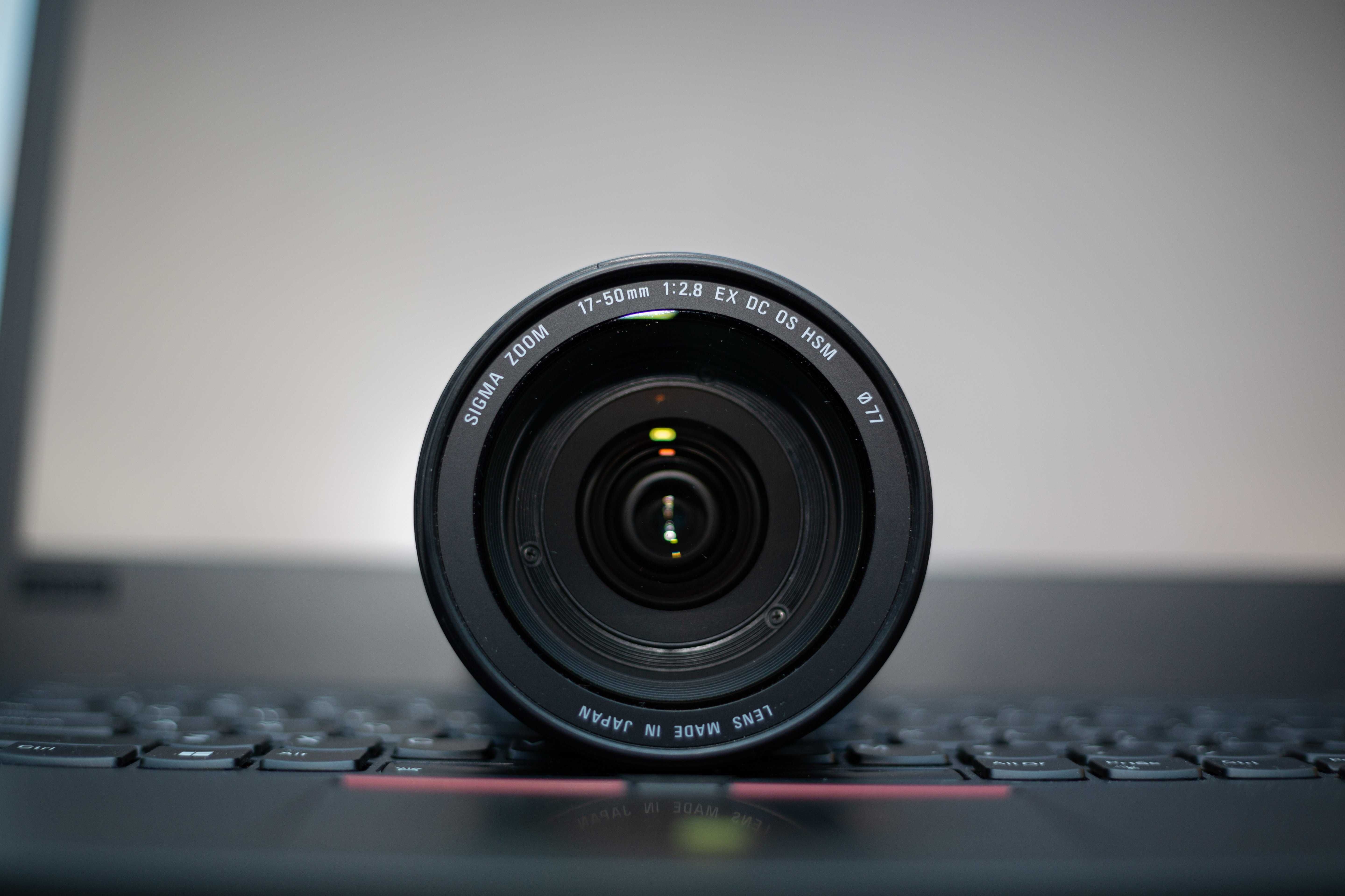 Obiectiv Sigma 17-50mm f/2.8 EX DC OS HSM, pentru Canon