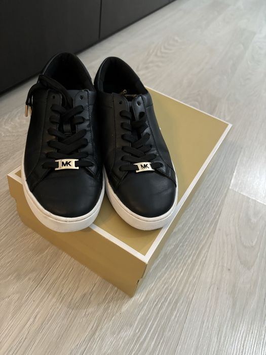 Vand adidasi Michael Kors