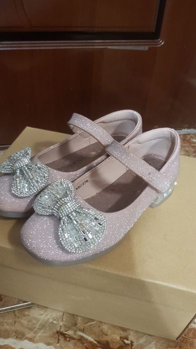Pantofi roz pt fetiță