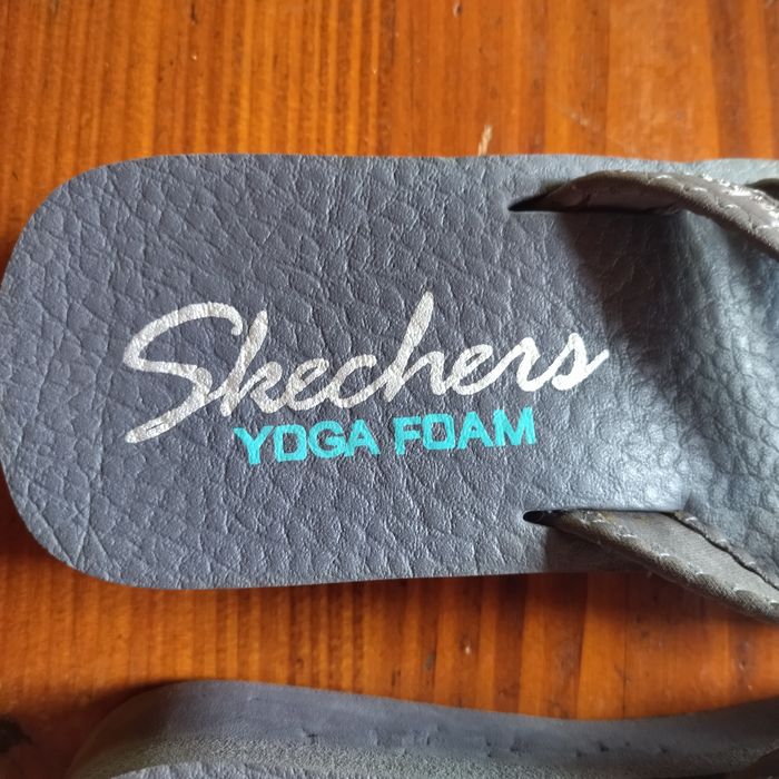 Страхотни дамски чехли Skechers
