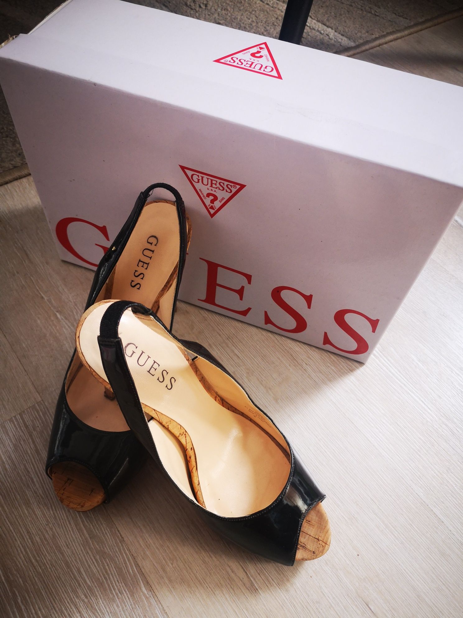 Дамски обувки Guess