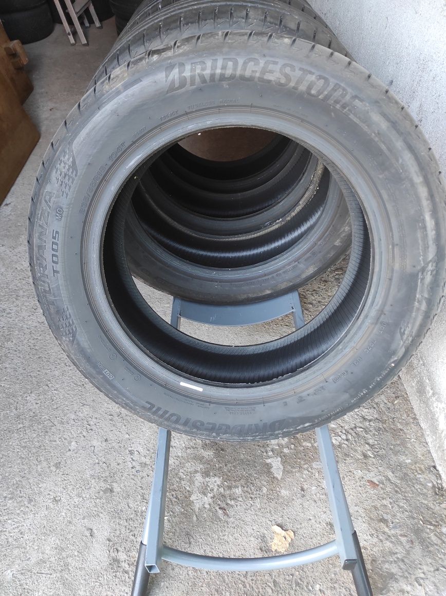 235/55/18 Bridgestone