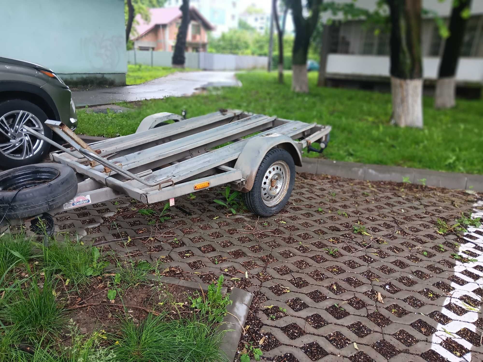 Inchiriez remorca moto
