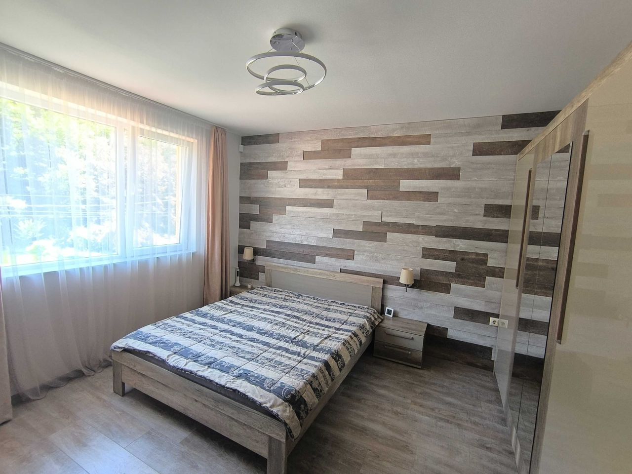 Продава се Къща в с. Драгичево, Област Перник - 220 кв.м за 1910 €/кв.м - Снимка #18