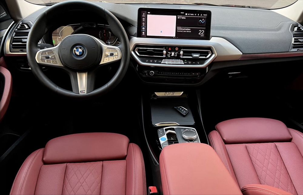 BMW iX3 в идеале, гаражное хранение,