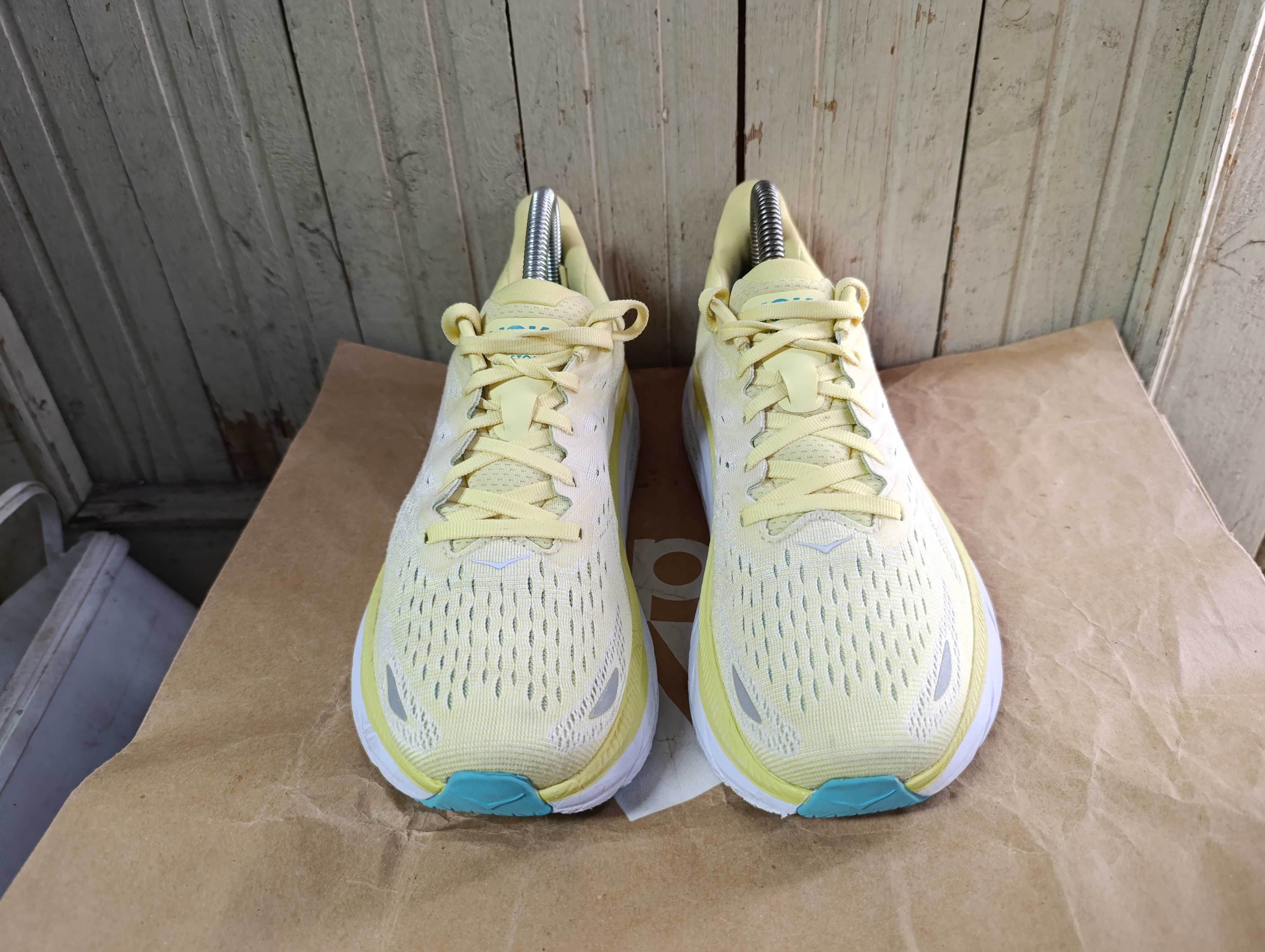 ''Hoka One One Clifton 8''оригинални маратонки 39 номер