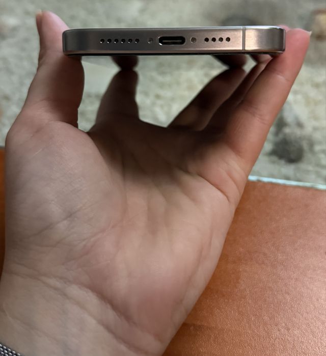 Iphone 15 pro max 256 GB WHITE