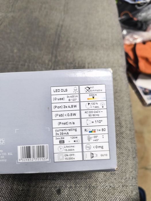 Vând corp iluminat cu led nou