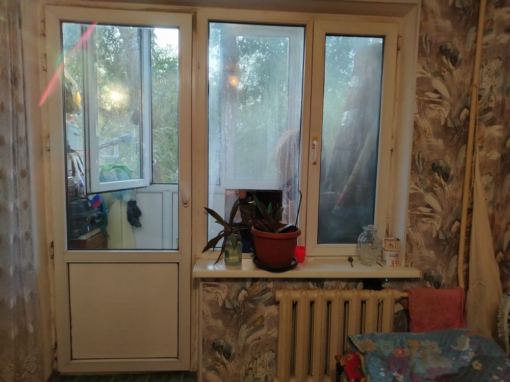 Продается пластиковый балконный дверь и окно