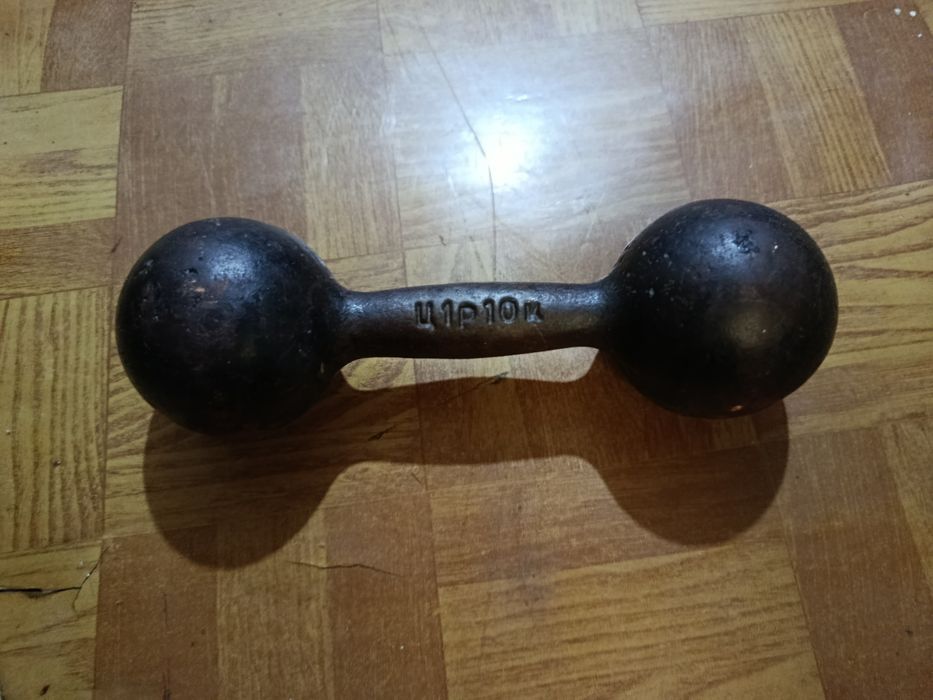 Продам гонтелю ссср. 6 кг.