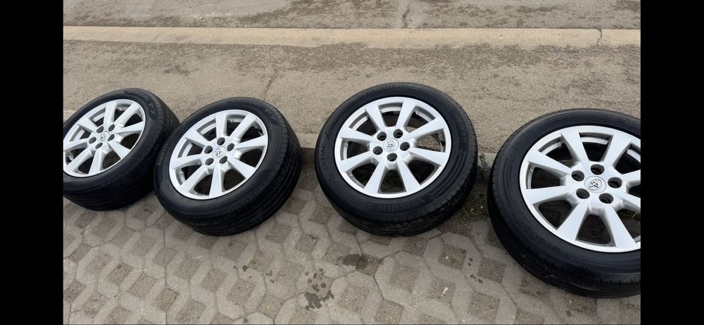 Джанти с летни гуми за тойота авенсис 17-ки