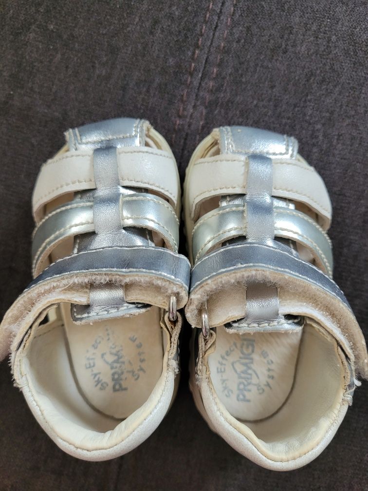 Бебешки сандали primigi