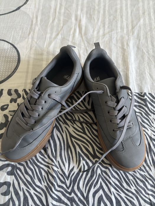 Vand adidasi copii H&M