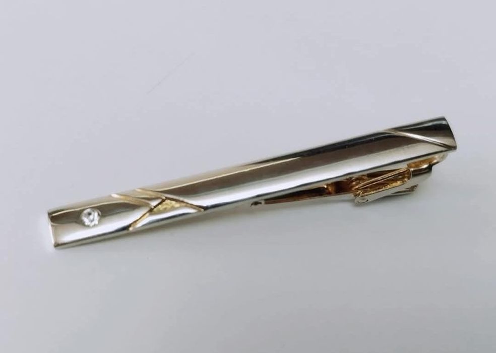 Vechi ac de cravata placat cu argint