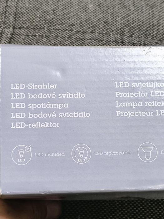 Vând corp iluminat cu led nou