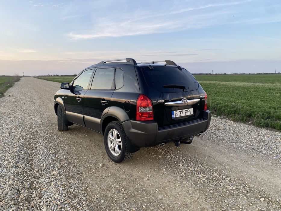 Hyundai Tucson 2.0 diesel 4x4 140cp Piele perforata / Trapa / Climă