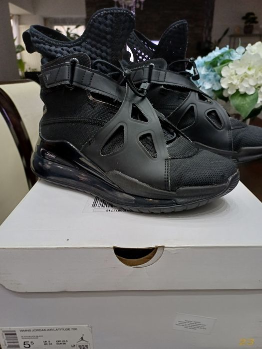 Nike lattitude 720,marimea 36